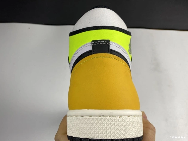 HYPE 555088-118 'VOLT HIGH OG JORDAN GOLD' 1 RETRO AIR 0717